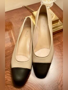Vaneli Frankie Beige Leather Ballet Flats with Black Cap Toe 10/10.5M*
